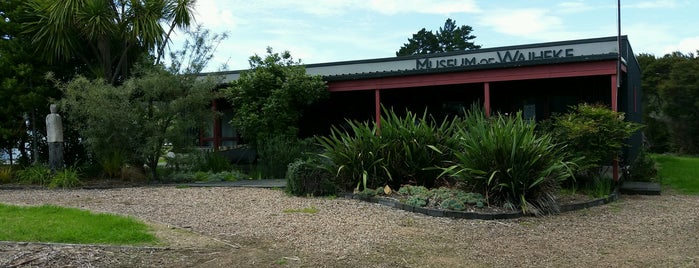 Waiheke Museum, Historic Village And Heritage Gardens is one of Gespeicherte Orte von hello_emily.