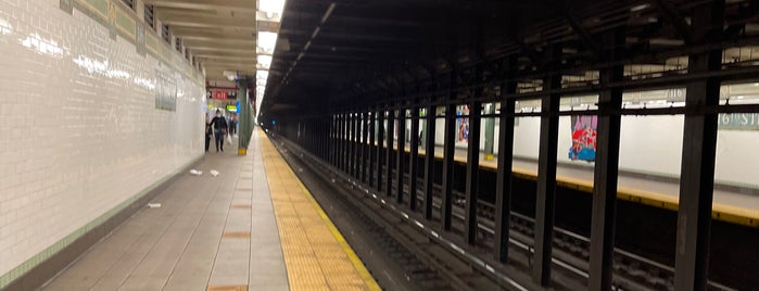 MTA Subway - 116th St (6) is one of Tempat yang Disukai JRA.