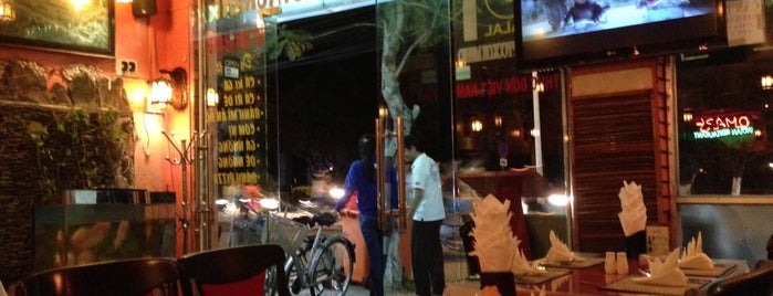 Omar's Indian Restaurant is one of Nha Trang & Da Lat.