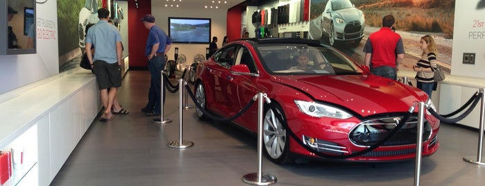 Tesla Motors is one of สถานที่ที่ Senator ถูกใจ.