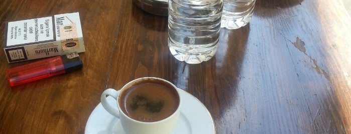 Buket Cafe is one of Teoman'ın Beğendiği Mekanlar.