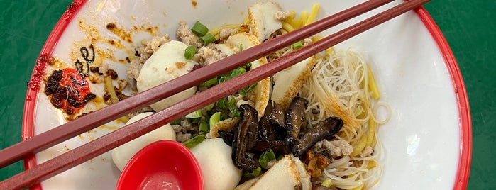 Kovan Hougang Market & Food Centre is one of Hawker food.