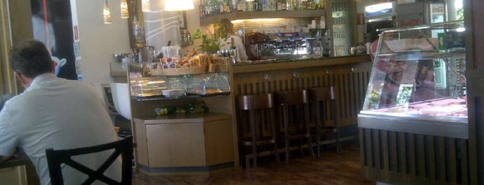 Café Torino is one of Lugares favoritos de Dosia.