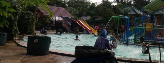 Swimming Pool 'Palem Indah' is one of Guide to Metro's best spots.