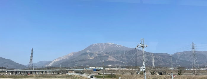 伊吹山 is one of 日本百名山.