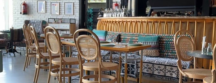Bohoo Restaurant & Cafe is one of لسته الطايف.