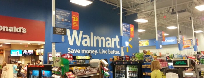 Walmart Supercentre is one of Orte, die DJ gefallen.