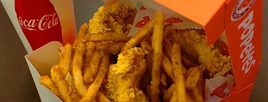 Popeyes Louisiana Kitchen is one of Lugares favoritos de The Hair Product influencer.