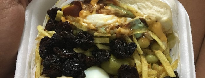 Catirí Lanches is one of The 15 Best Food Trucks in Rio De Janeiro.