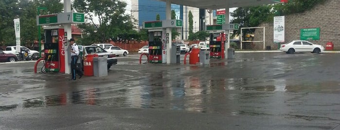 Esso Alameda is one of Tegucigalpa life.