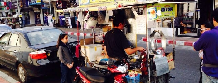 Dee's [ปลาทอดอังกฤษ] Mobile Fish & Chips is one of Spa Chiang Mai.