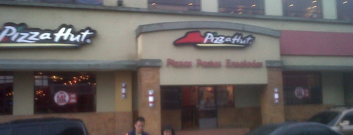 Pizza Hut is one of Restaurantes Favoritos.