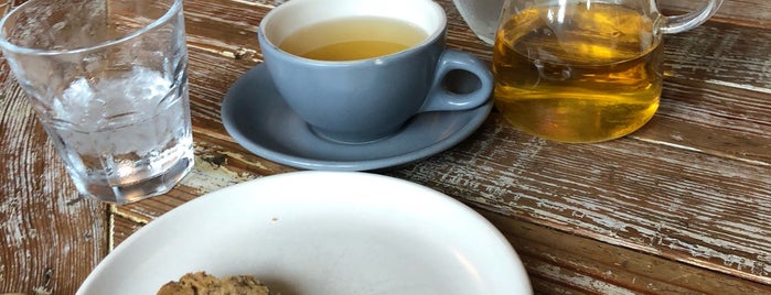 Artifact Coffee is one of Lugares favoritos de Sonia.