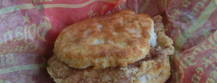 Bojangles' Famous Chicken 'n Biscuits is one of Locais curtidos por Joel.