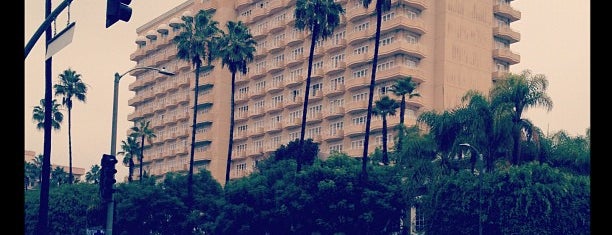 Four Seasons Hotel Los Angeles at Beverly Hills is one of Los Angeles.