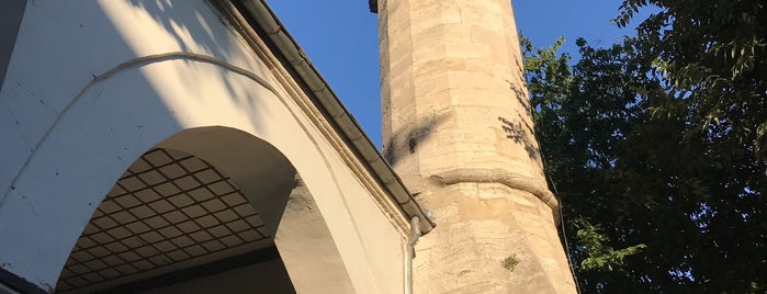 Nazlı Deftardar Mahmut Efendi Camii is one of Lieux qui ont plu à Önder.