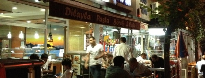 Dilayla Cafe is one of Lugares favoritos de OGÜN.