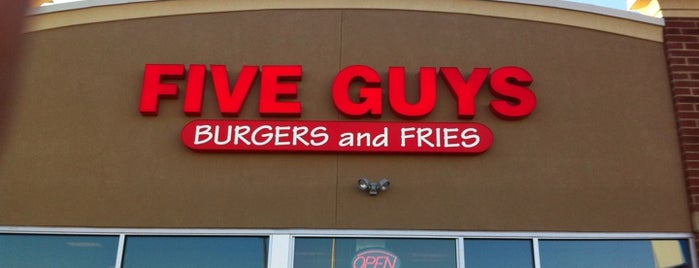 Five Guys is one of Tempat yang Disukai Lucy.