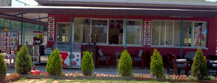 Park Cafe is one of Lugares favoritos de Sevtap.