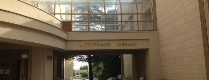 Bilkent Üniversitesi, Merkez Kampüs Kütüphanesi is one of Tempat yang Disukai Duygu.