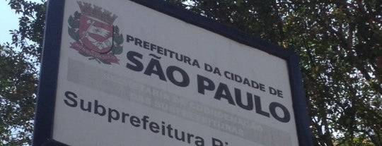 Subprefeitura de Pinheiros is one of Lugares favoritos de Roberto.