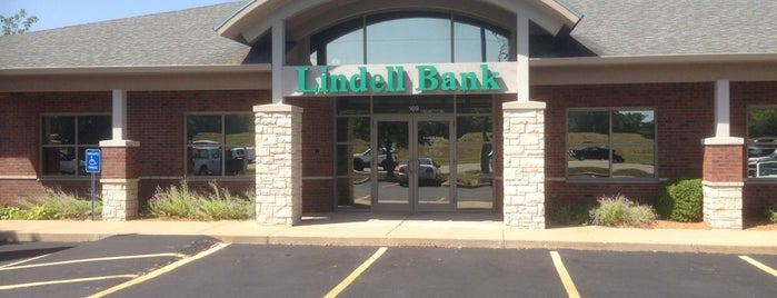 Lindell Bank is one of Lugares favoritos de Kelly.