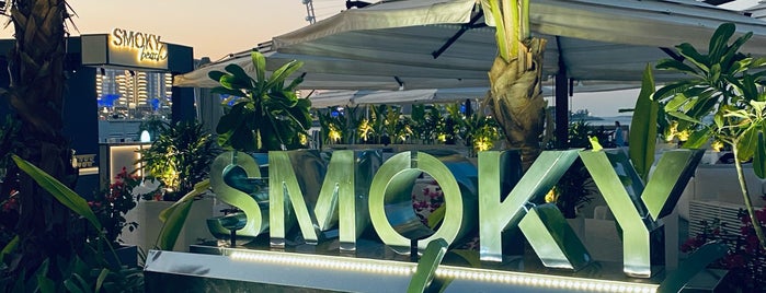 SmokeyBeach is one of Dubai JBR.