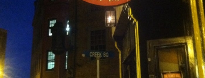 Green Dragon Tavern is one of สถานที่ที่ Craig ถูกใจ.