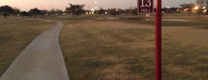 Texas A&M Golf Course is one of Orte, die Cory gefallen.