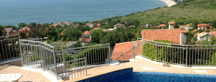 Villa Infinity is one of Lugares favoritos de Anastasiya.