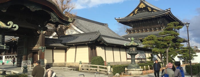 Higashi-Hongan-ji is one of 寺社仏閣.