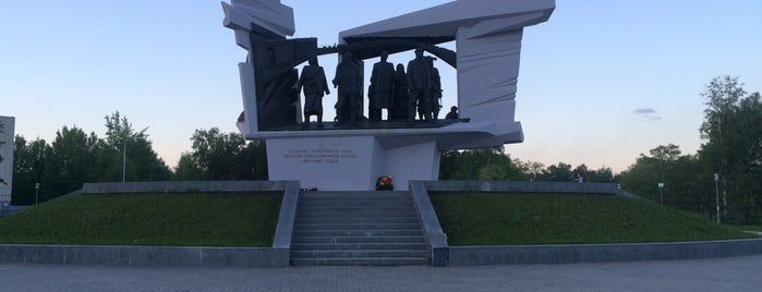 Памятник труженикам Тыла is one of Омск.