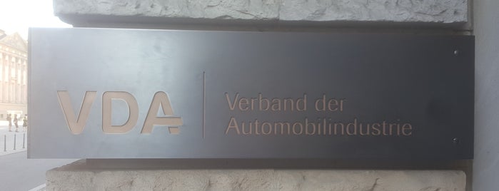 Verband der Automobilindustrie (VDA) is one of Verbände.