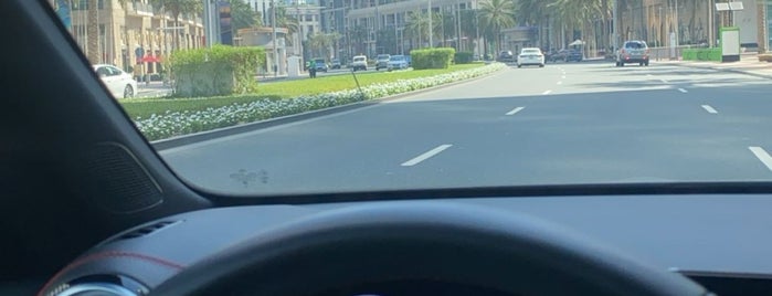 Mohammed Bin Rashid Boulevard is one of À faire.