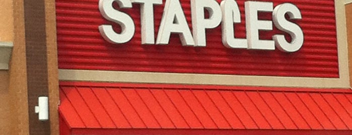 Staples is one of Lugares favoritos de Michael.