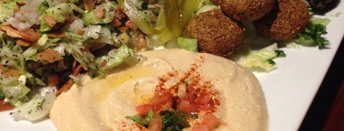 Habibi Mediterranean Cuisine is one of Posti che sono piaciuti a Julie.