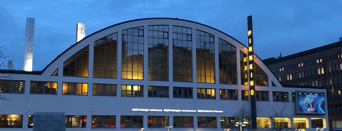 Finnkino Tennispalatsi is one of Movie theaters in Helsinki.