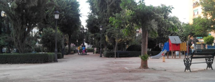 Plaza Fontiveros is one of Cosas Hechas.