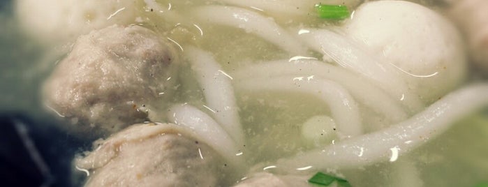 Fa Ji Minced Meat Fishball Noodle is one of Lieux qui ont plu à 冰淇淋.