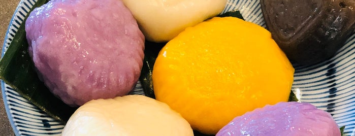 Kuehs and Snacks (老婶阿嬷潮州粿) is one of Food.