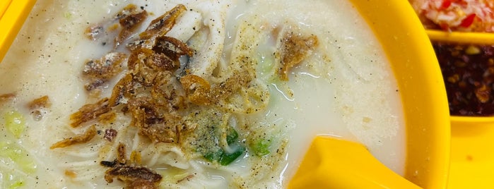 Blanco Court Fried Fish Noodles is one of Micheenli Guide: Top 70 Along Beach Road.