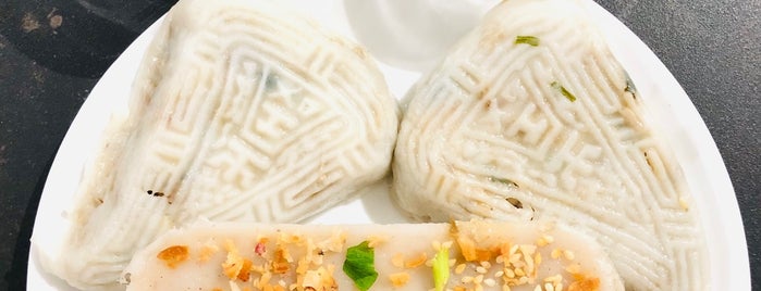Yong's Teochew Kueh is one of Singapore Food with Richard.