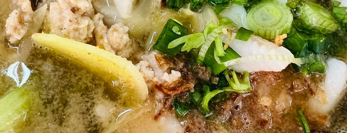 第一街潮州鱼汤 First Street Teochew Fish Soup is one of Sing resto.