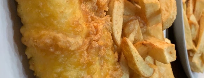 Golden Chippy is one of London : Fish&Chips.