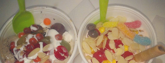 Sweet Frog is one of Locais curtidos por Rosalba.