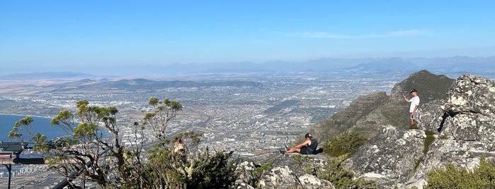 Top of Table Mountain is one of สถานที่ที่ Nieko ถูกใจ.