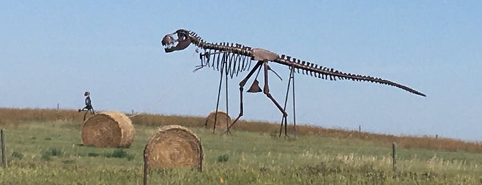 Skeleton Man Walking Skeleton Dinosaur is one of South Dakota Oddities.