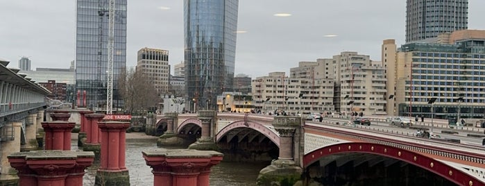 Blackfriars Bridge is one of London.