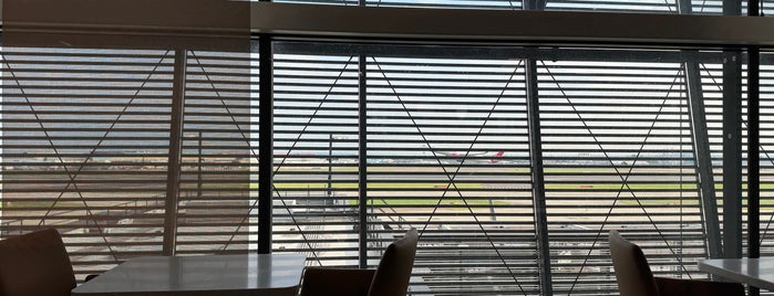 Lufthansa Senator Lounge is one of Airport Lounges.