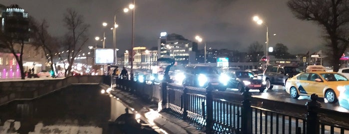 Bolshoy Krasnokholmsky Bridge is one of Мосты Москвы.